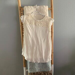 Creme LOFT tank with crochet lace sz L